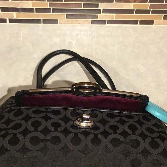 COACH MADISON OP ART SIGNATURE BLACK CANVAS TOTE HAND BAG COMES WITH 2 HANG TAGS - Picture 10 of 16